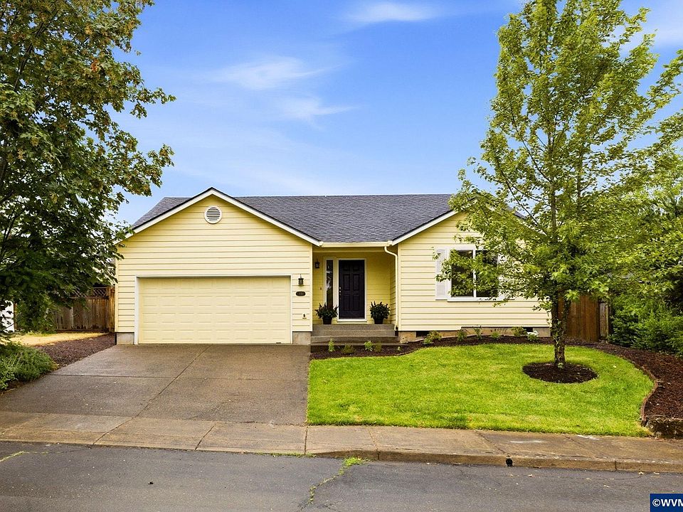 1st image of 735 22nd Ave NW