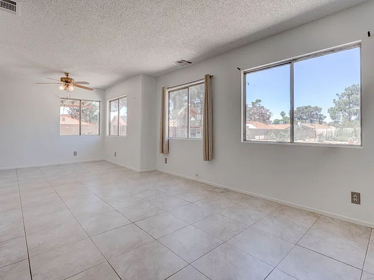 5519 Myron Cir — Photo 2
