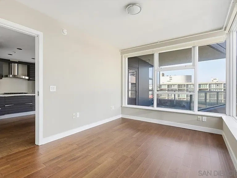 1325 Pacific Hwy #805 — Photo 30