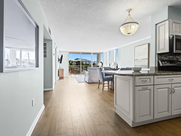 30 Moreno Point Rd Unit 206B, Destin, FL 32541