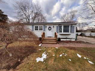 25 Warburton Ave, North Kingstown, RI 02852