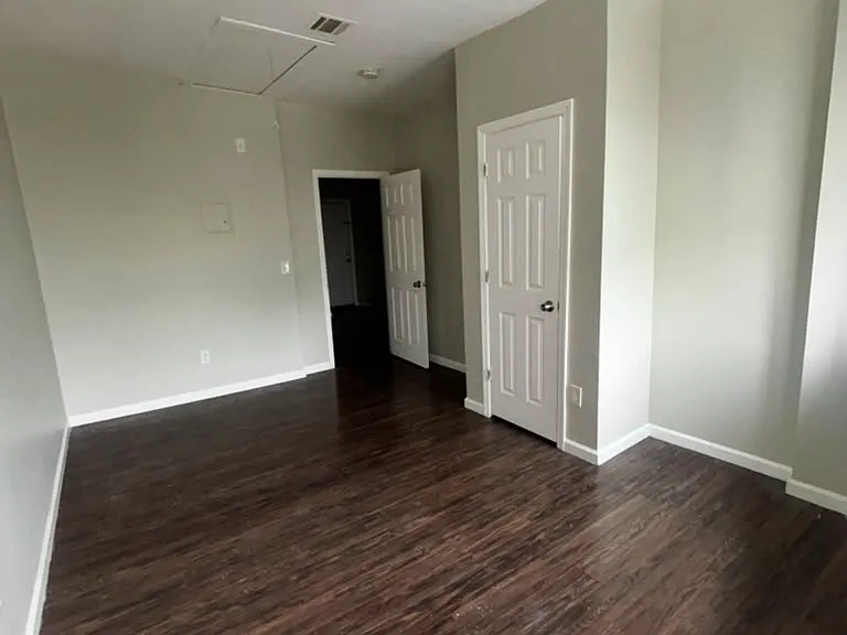 812 Clinton Ave #4 — Photo 3