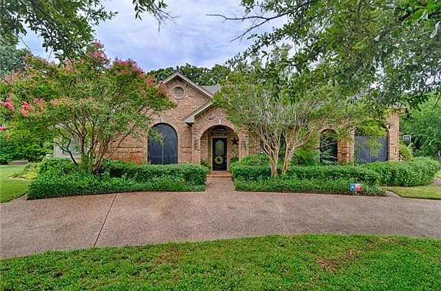 1st image of 2111 Cannon Dr