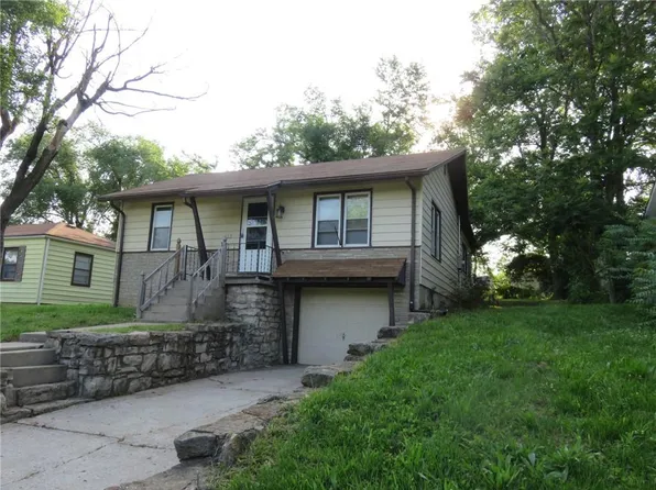 423 S Vassar Ave, Sugar Creek, MO 64054