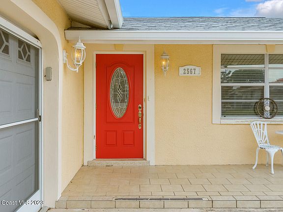 4th image of 2567 Wright Ave