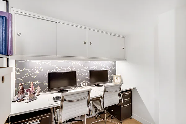 Sold by Compass | media 22