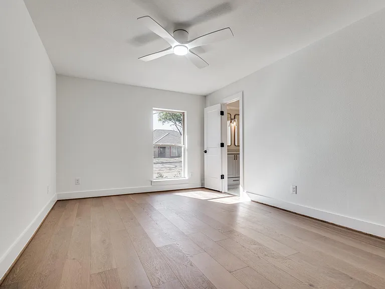 9035 Dunmore Dr — Photo 9