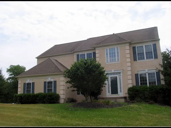 2812 River Willow Dr, Furlong, PA 18925