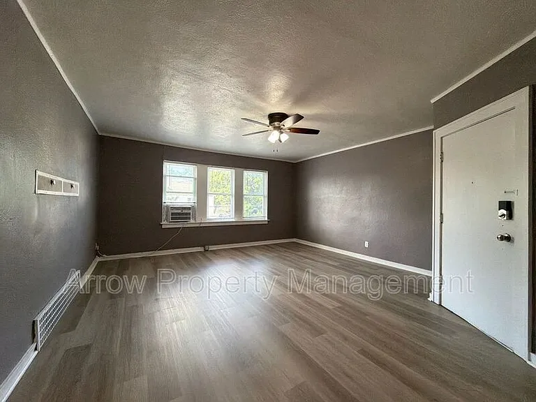 723 Ella St #B2 — Photo 2