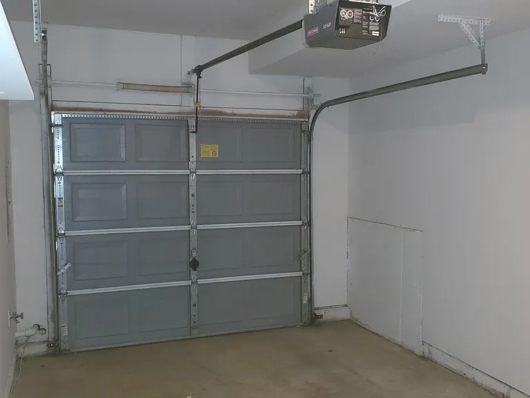 139 S Riding Blvd — Photo 10