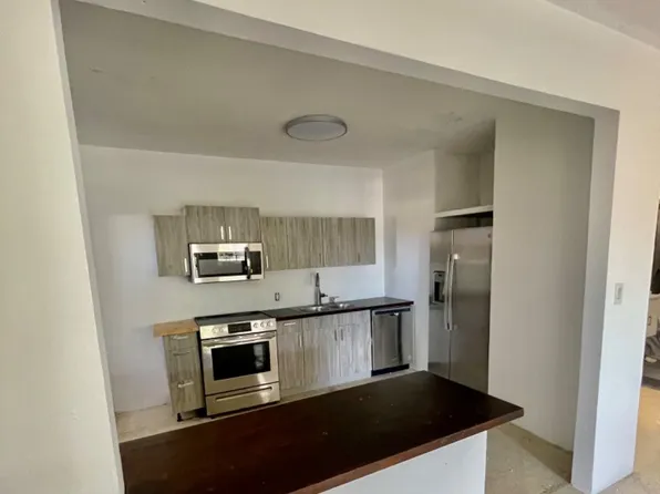 Urb Vistamar D 95 Calle Andalucia Unit 2, Carolina, PR 00983