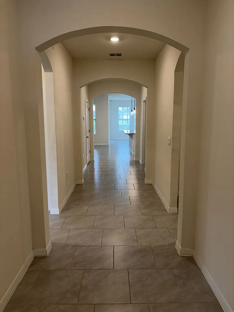 4-bedroom, 3-bath single-family home located in the highly desirable Harmony West! — Photo 3