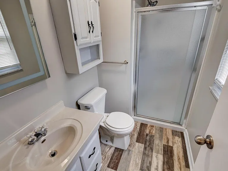 8027 N Richardt Ave — Photo 20