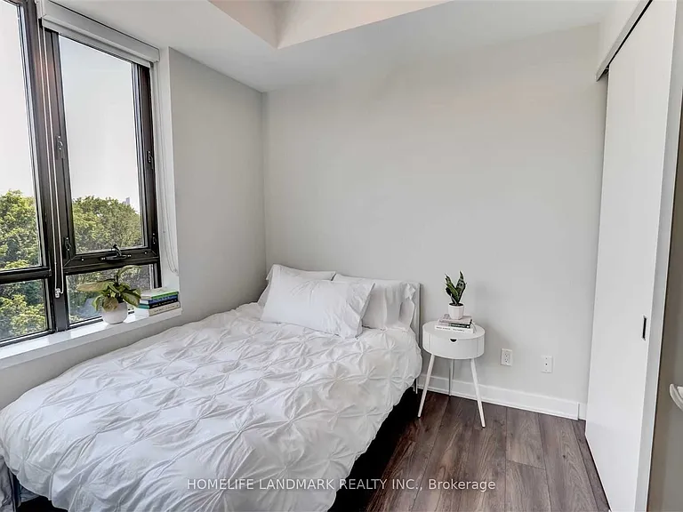 1990 Bloor St W #413 — Photo 18