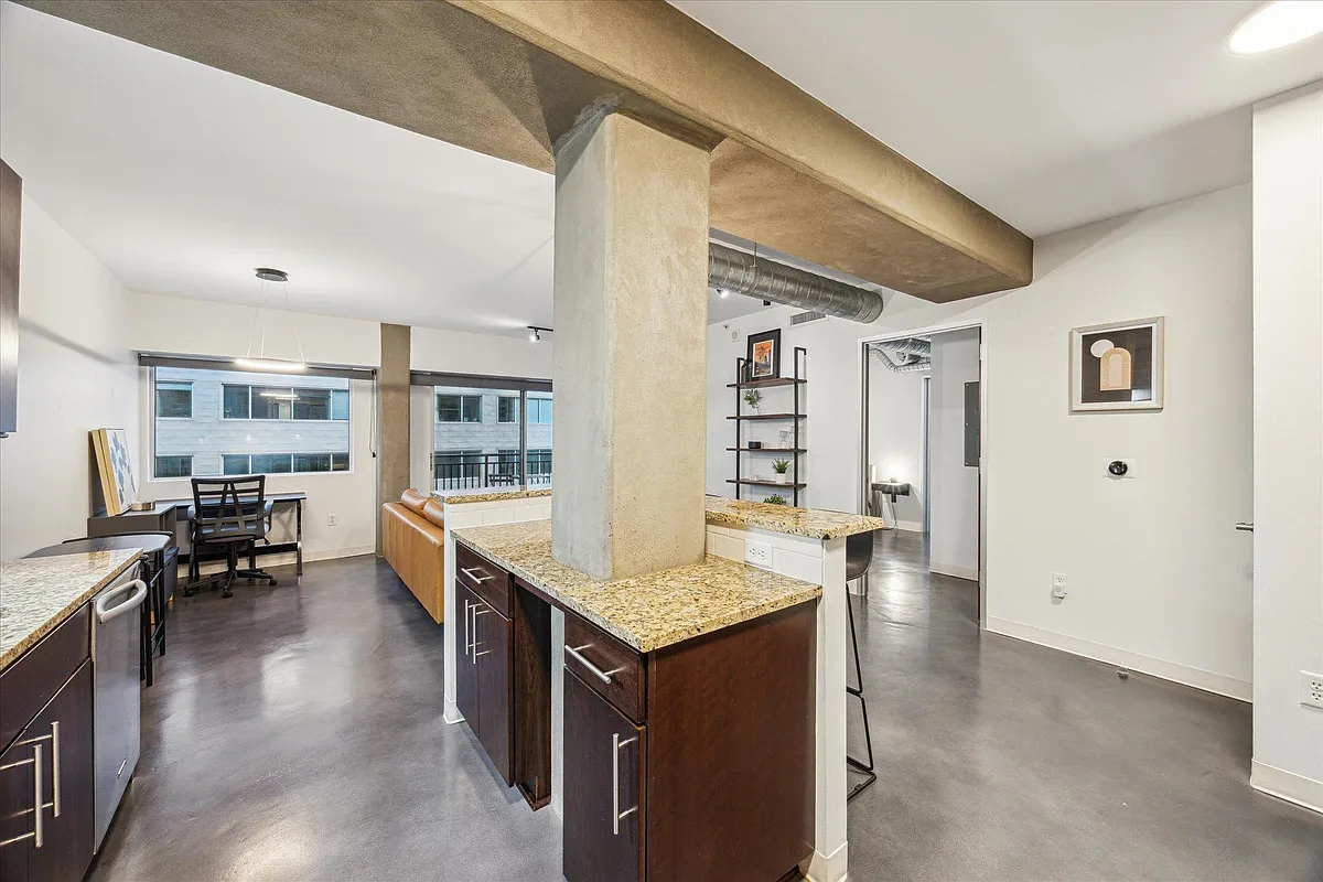 Building Photo - 800 Brazos St #1002