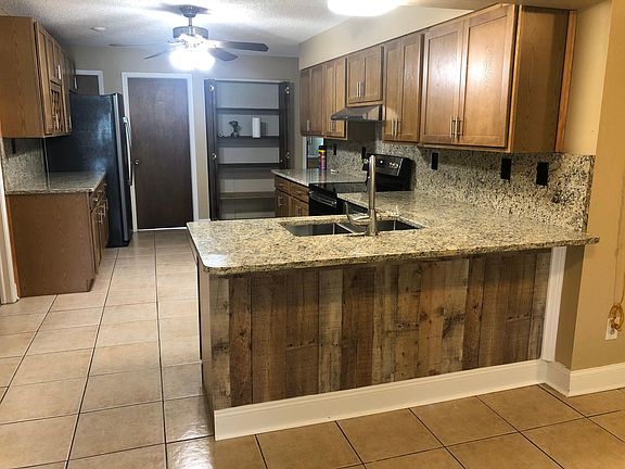 NEW KITCHEN WITH BAR