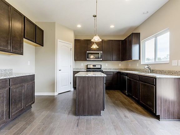 httpphotos.listhub.net FMLSGA 5914638 3 lm 20180417T201540