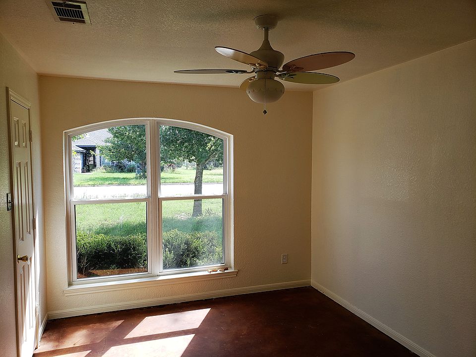 1st image of 113 Gates Dr