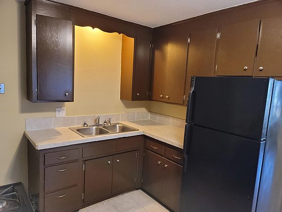 2nd image of 2915 Tyler St NE #2915