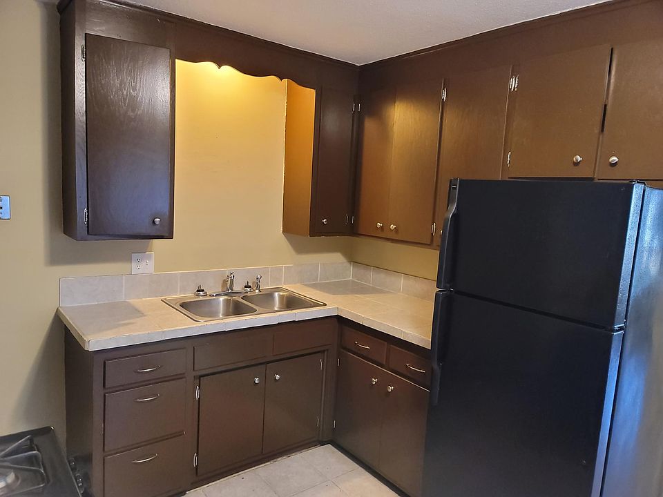 1st image of 2913 Tyler St NE #2913