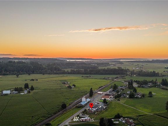 5th image of 1221 Pioneer Hwy