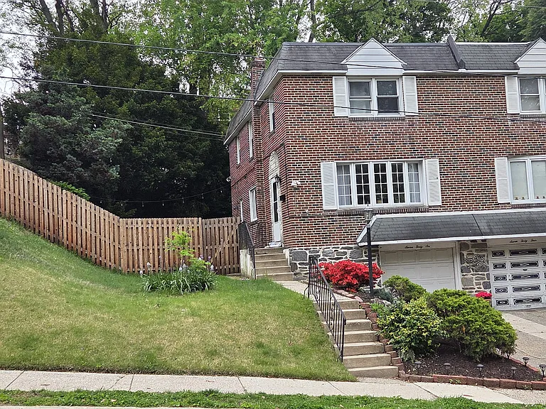 746 Cinnaminson St — Photo 1
