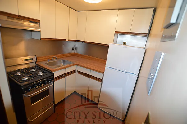 Rented by City Stop Realty | media 11