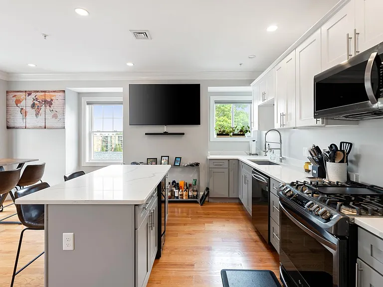 23 Bowdoin Ave #5 — Photo 2