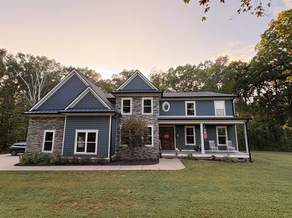 1590 Porter Rd, Burns, TN 37029