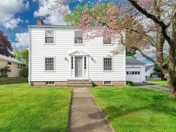 72 Cushman Ave, East Providence, RI 02914