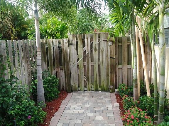 5th image of 1008 NW 11th Ct