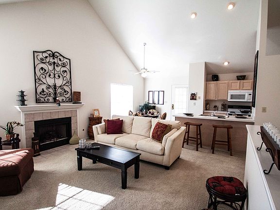 5th image of 4613 Tuttles View Dr