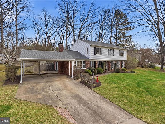 2nd image of 2228 Loch Lomond Dr