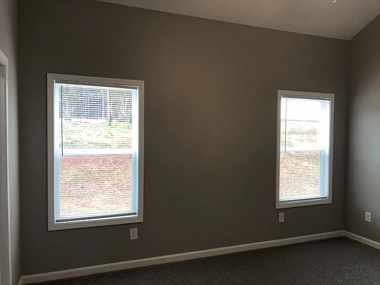 261 Charlotte Cir — Photo 5