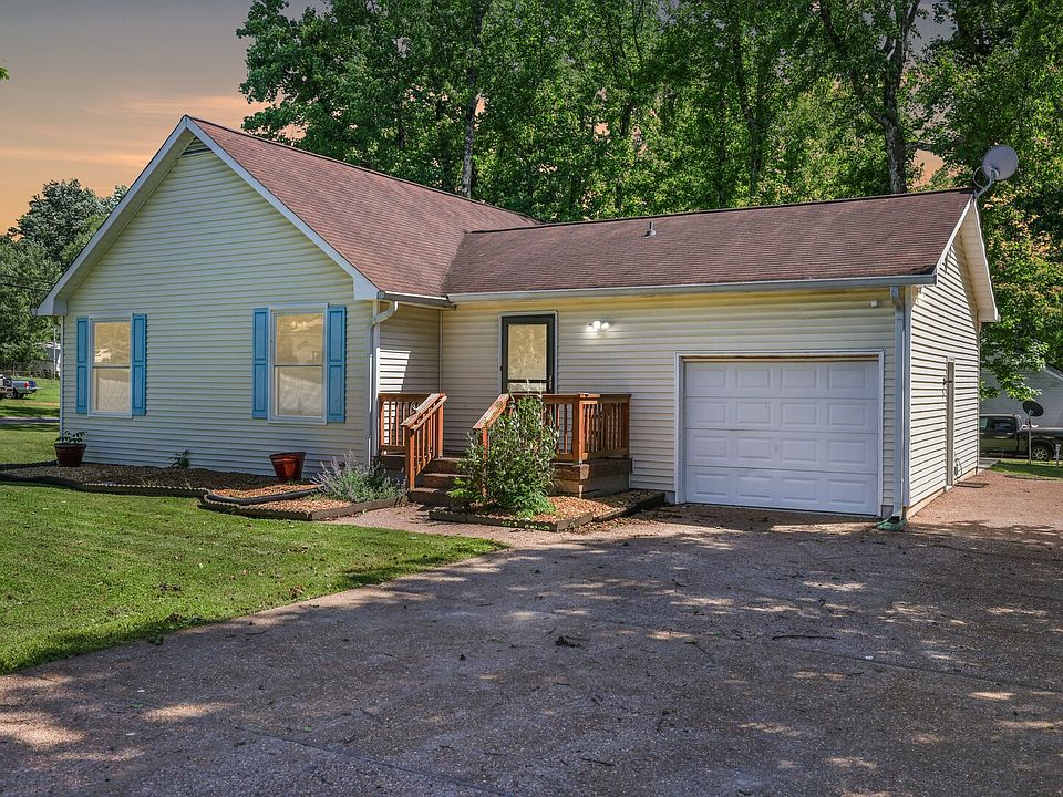 1st image of 445 Belinda Pkwy