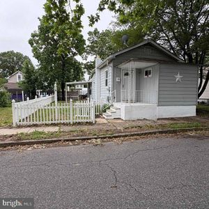1106 Philadelphia Ave, National Park, NJ, 08063