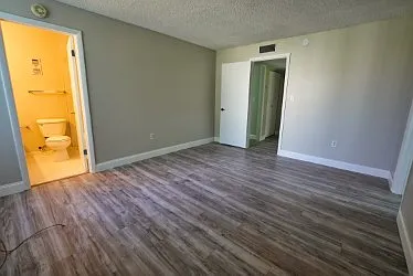 512 Orange Dr #20 — Photo 8