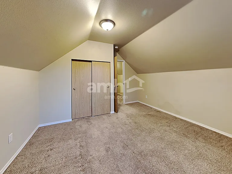 2709 9th St SE — Photo 15