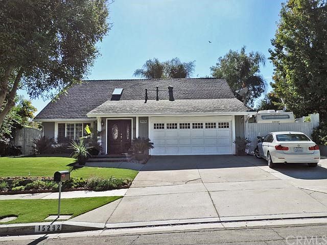 1st image of 15292 Laguna Ct