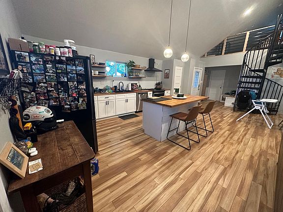 4th image of 534 Booker Ave