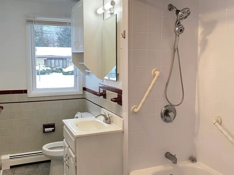 10 Hemlock Dr — Photo 8
