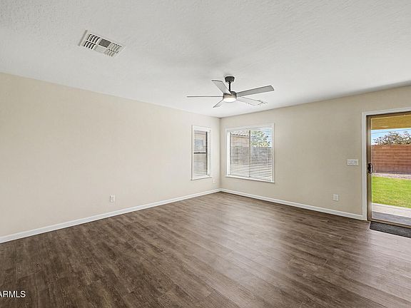 4th image of 38550 N LA GRANGE Lane