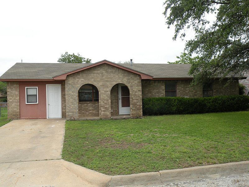 1st image of 1002 Sagemont Dr