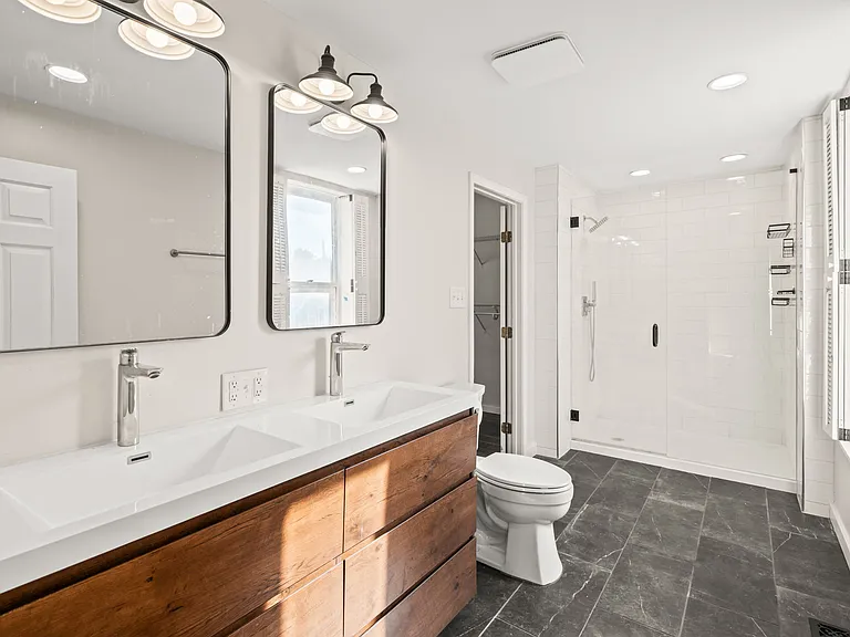 80 Green St — Photo 13