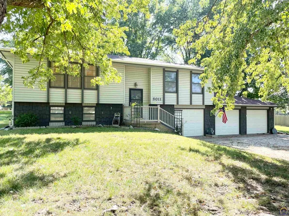 8011 SW 22nd St, Topeka, KS 66614