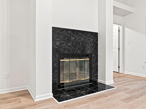 4th image of 331 Rosehaven Dr