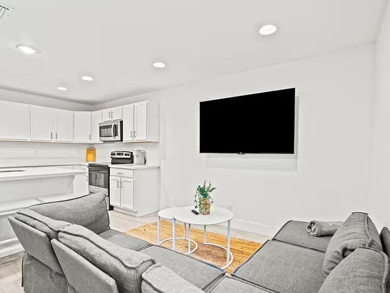565 Lilac Ct — Photo 9