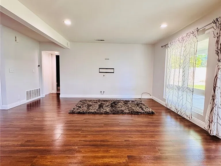 1413 W Moore Ave — Photo 6