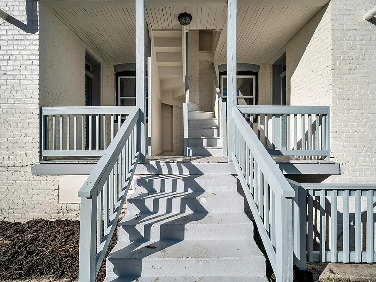 2419 Barton Ave #5 — Photo 16