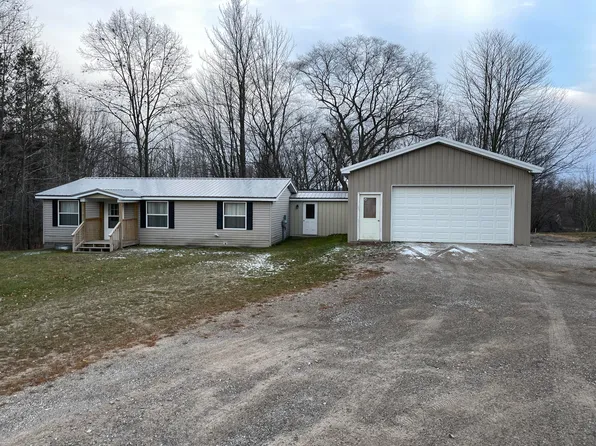 7690 N Straits Hwy, Cheboygan, MI 49721